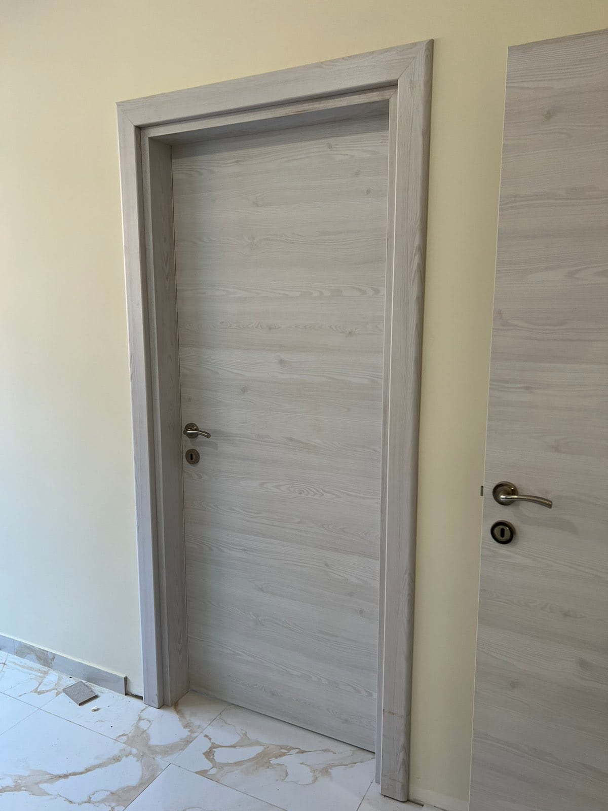 Kombine banyo kapısı Лара